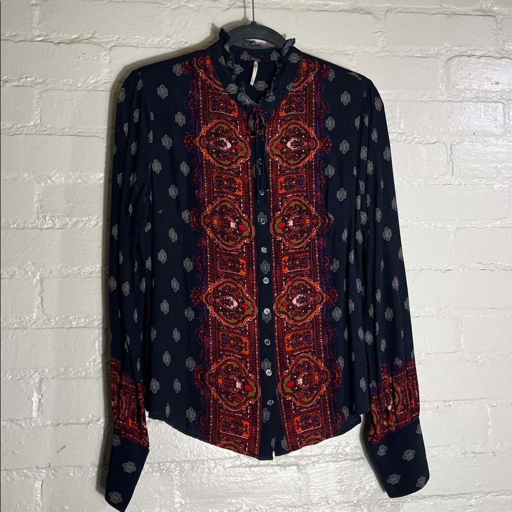 Free People Dark Navy and Red Button Down Shirt Paisley Size Medium